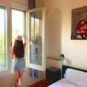 Albergue Wow, Barcelona